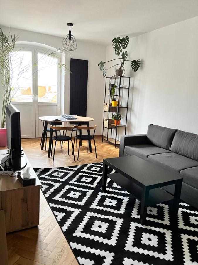 Ohmyhome - Plac Pieciu Rogow - Centrum Warszawa Zewnętrze zdjęcie