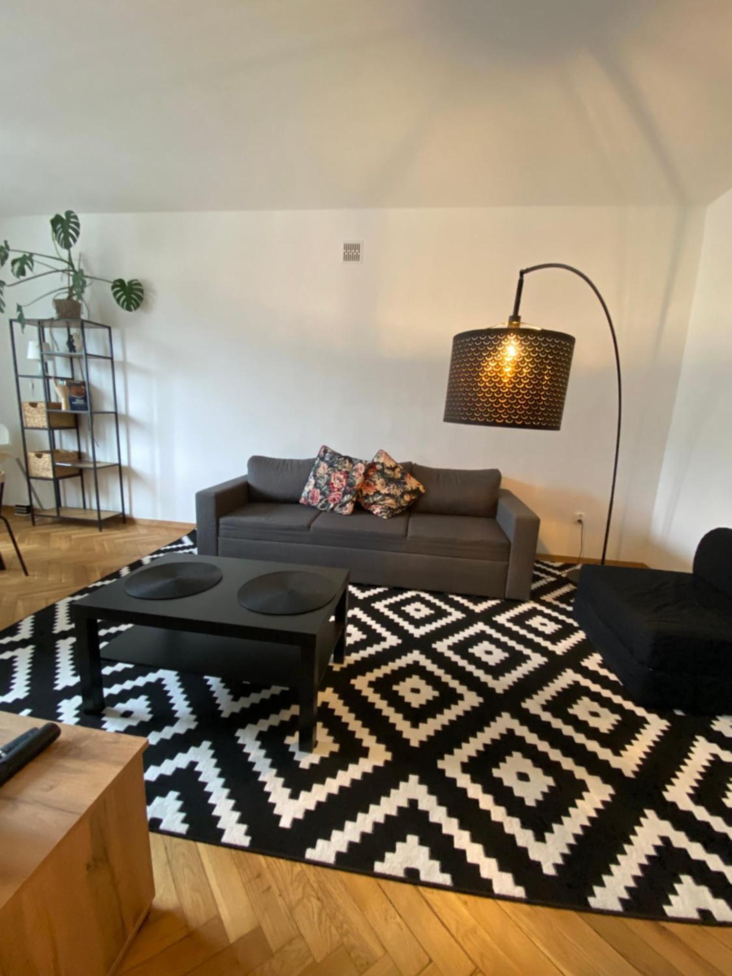 Ohmyhome - Plac Pieciu Rogow - Centrum Warszawa Zewnętrze zdjęcie